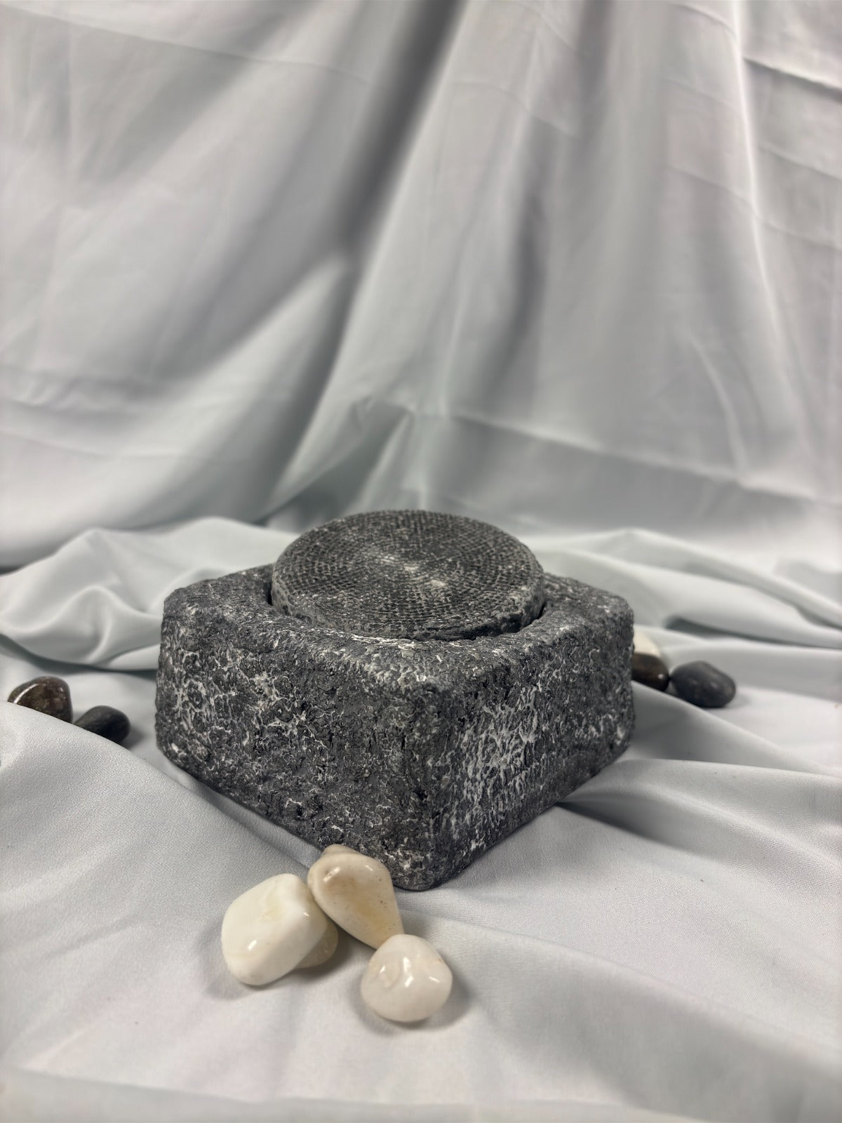 Barosi Planter – Mycelium-Based Stone Textured Eco Pot (PL 301)