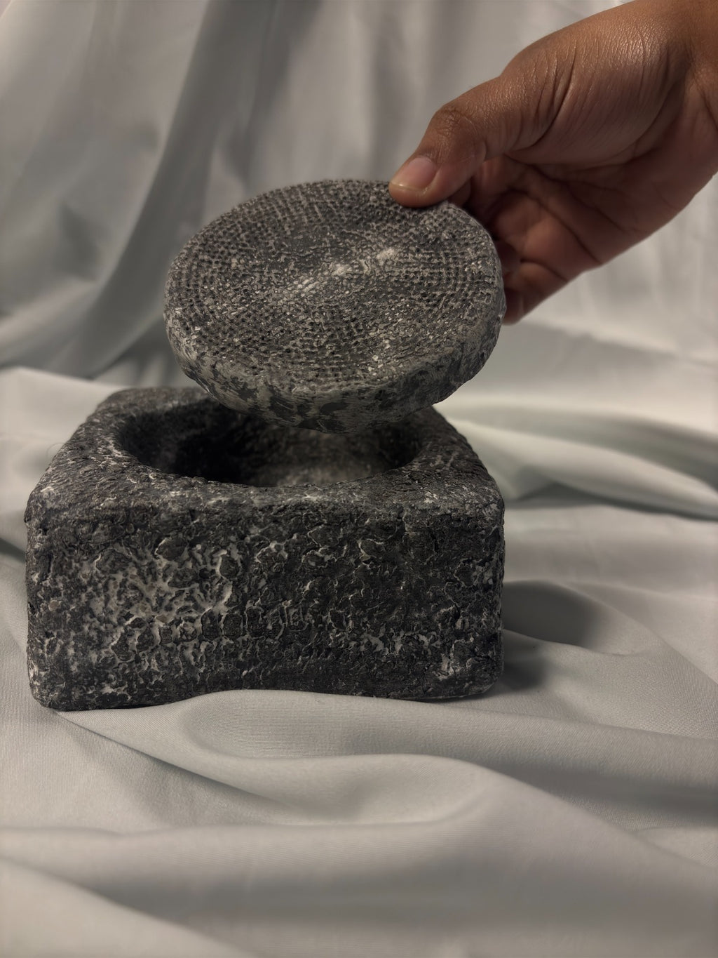 Barosi Planter – Mycelium-Based Stone Textured Eco Pot (PL 301)