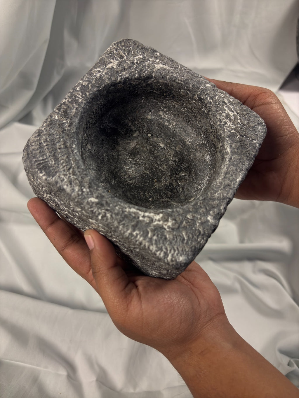 Barosi Planter – Mycelium-Based Stone Textured Eco Pot (PL 301)